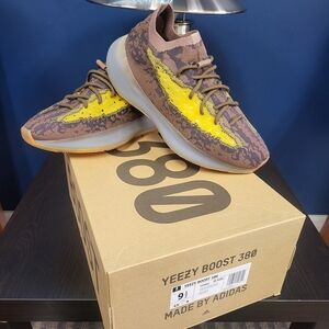 Yeezy Boost 380 FZ4982 NWT.